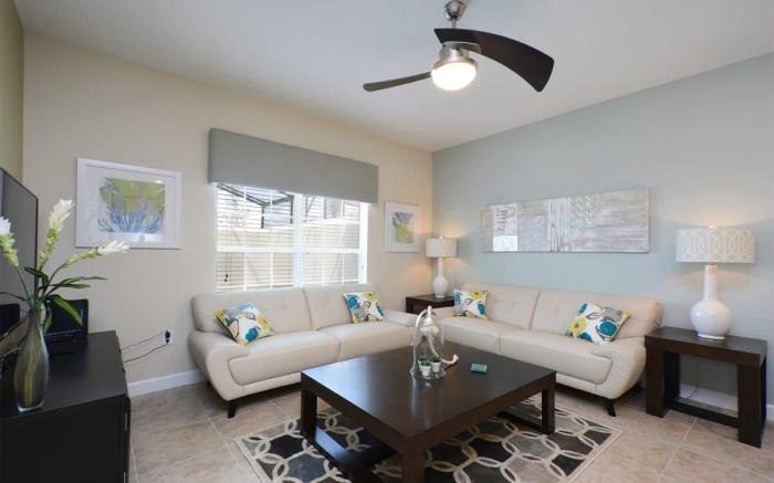 Charming 4BDR townhome at Storey Lake Resort