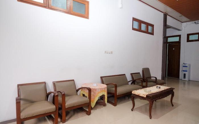 RedDoorz Syariah near Alun Alun Temanggung