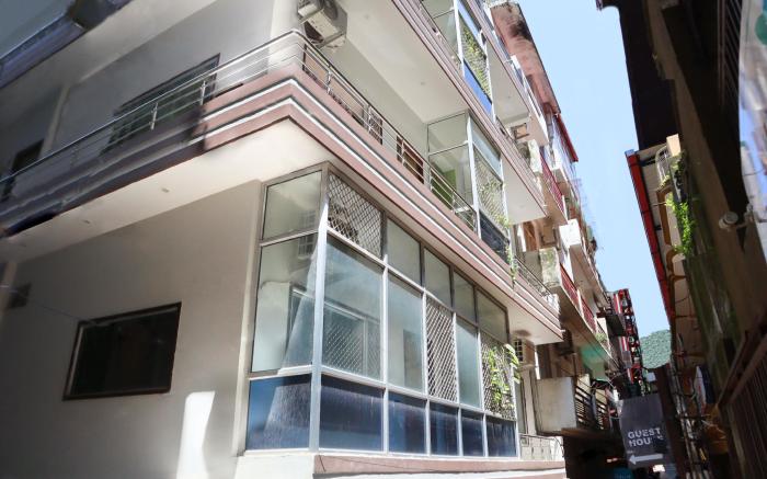 Laugh tale hostel