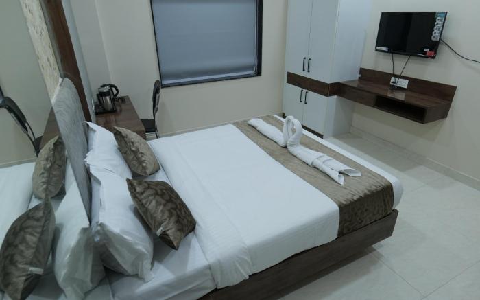 Hotel Adhiraj Inn