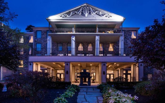 Niagara Crossing Hotel and Spa