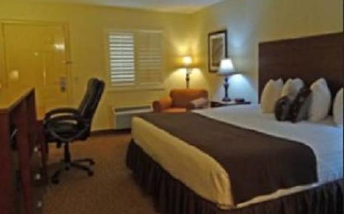 Kenedy Inn and Suites