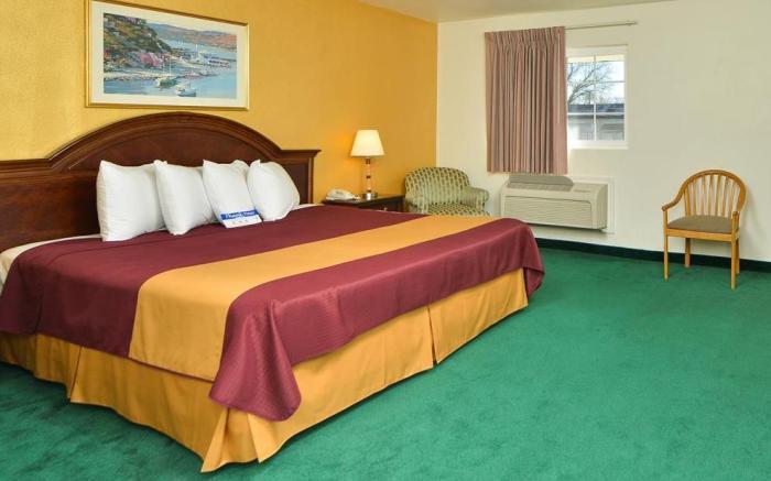 Americas Best Value Inn & Suites - Redding, CA