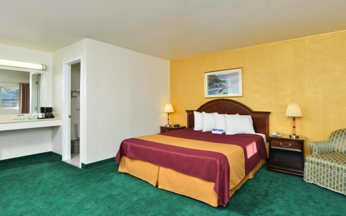 Americas Best Value Inn & Suites - Redding, CA