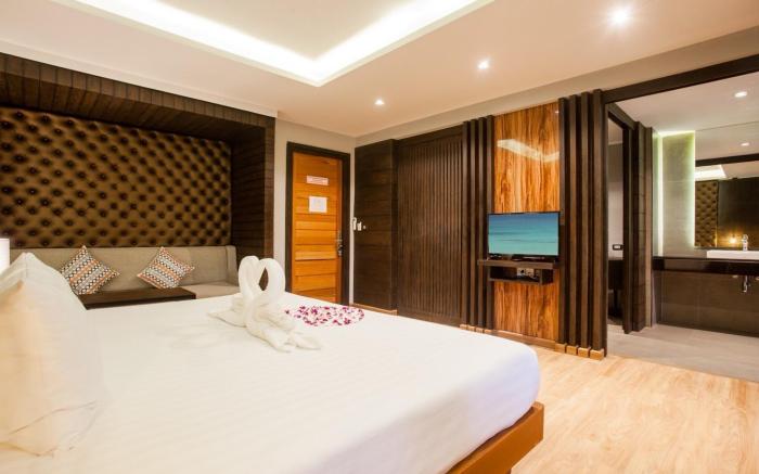 The Glory Gold Hotel