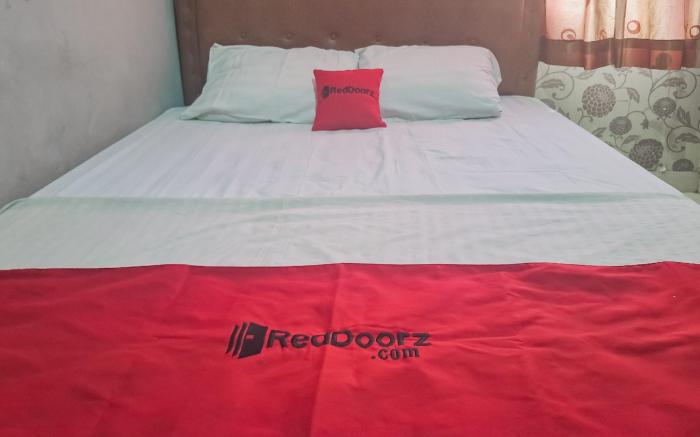 RedDoorz @ Hotel Arwana Safari Puncak