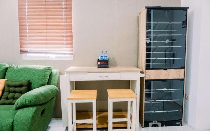 Homey & Comfort 2BR Pakubuwono Terrace By Travelio