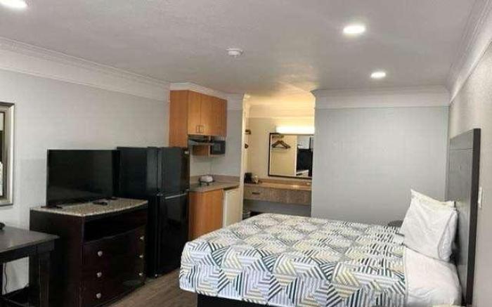 Studio 6 Suites Hinesville, GA