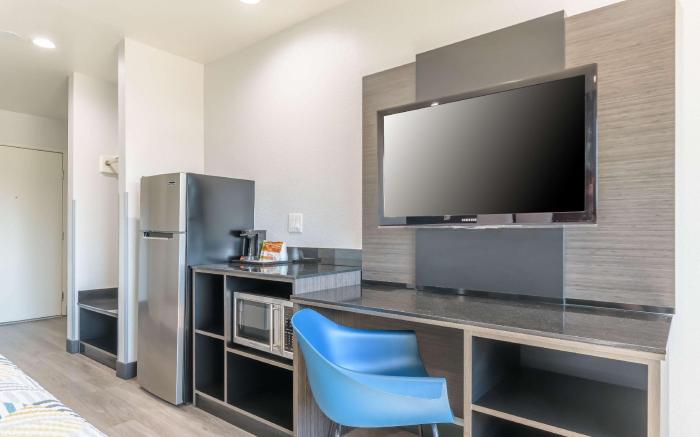 Studio 6  Suites Perris, CA