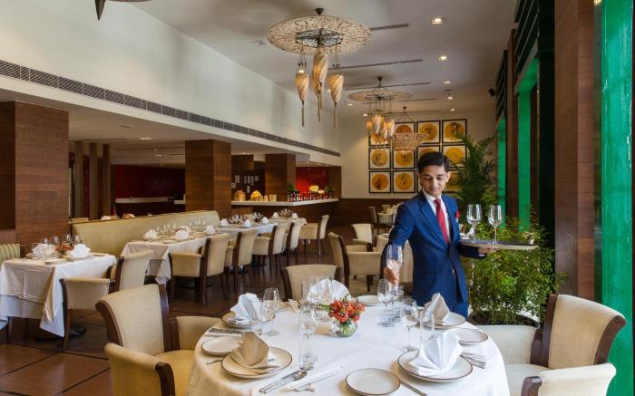 DLF Club 5