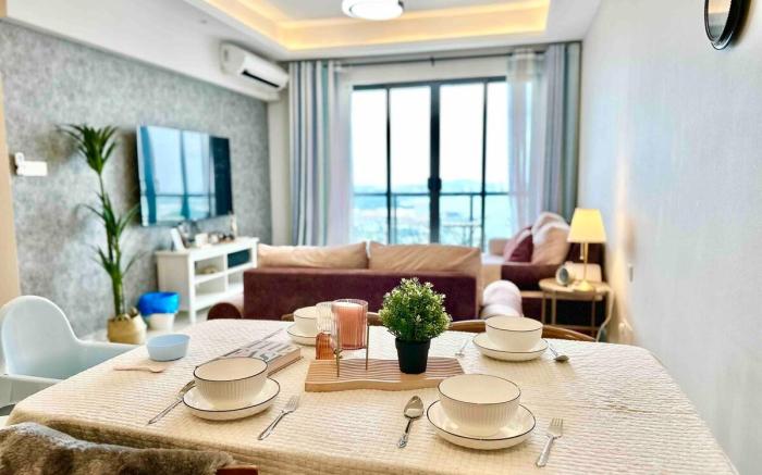 R&F Seaview Delight @ Level 33 - 2BR 8-12Pax