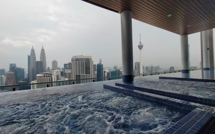 Studio 50m Shopping Mall Subway RooftopPool SH