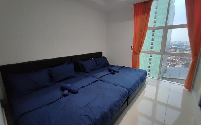 KSL Luxe 4 Bedroom Retreat: 8 Queens 8-16pax Lv20