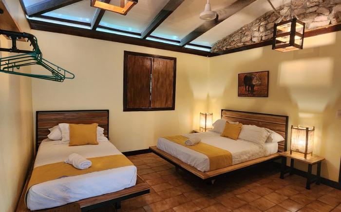 Atlantida Lodge