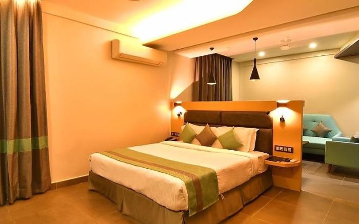 THE CENT HOTEL