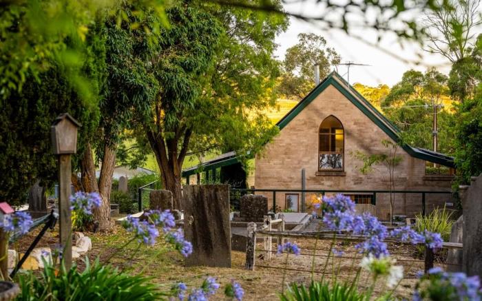 Hay Valley Chapel & Cemetery BNB