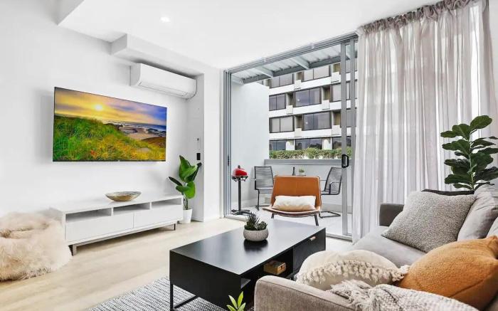 Luxurious 2BR Abode in Superb Location!