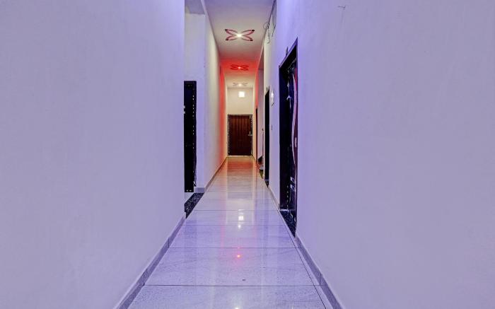 Hotel O Royal Palace