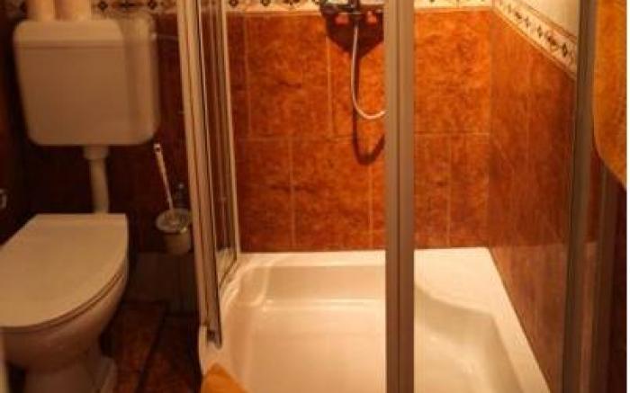 Barokk Antik Guest House