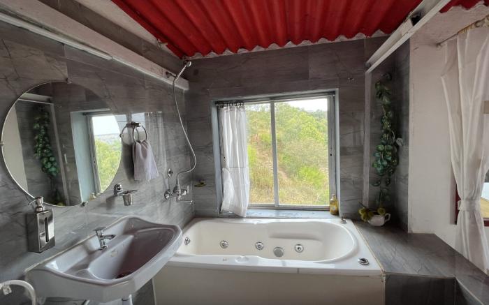JACUZZI / SPA Bath Suite 