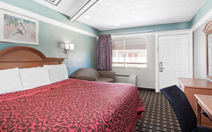 Days Inn by Wyndham Kenedy/Karnes City