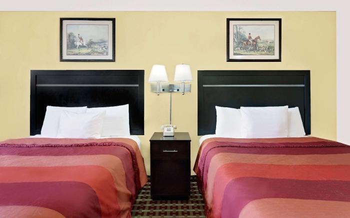 Days Inn by Wyndham Savannah