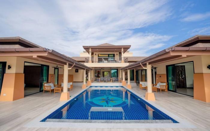 Luxury 5 Bedroom Villa Close to Beach (SRS)
