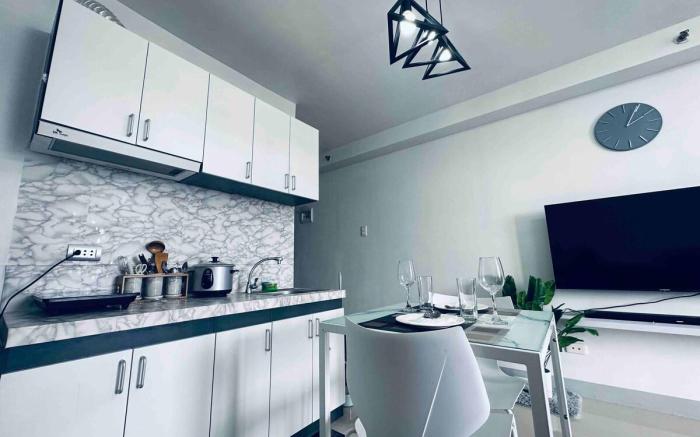 Affordable Condo | Fast Wifi | Near Airport