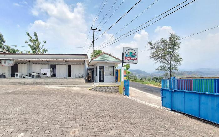 Papa Kana Farm Mitra RedDoorz @ Pacet Mojokerto