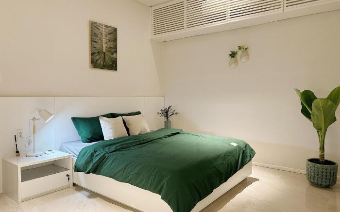 Saigon Mansion - Urban Oasis Studio