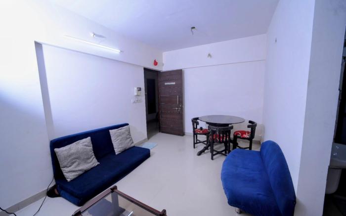 Classy 1 BHK, near Viviana Mall with Parking