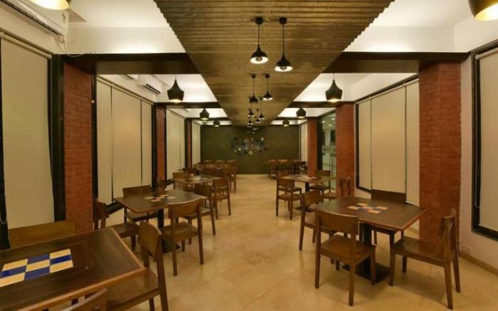 Ivy Pali Private Room with Balcony (Near Imagica)