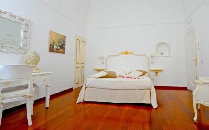 Villa Mary Suites