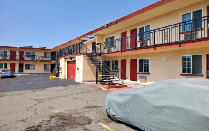 Premier Inn & Suites