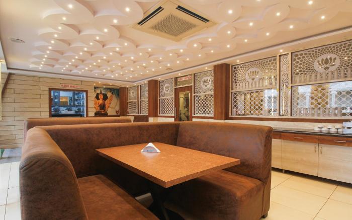 Itsy Hotels Yogeshwara Grand