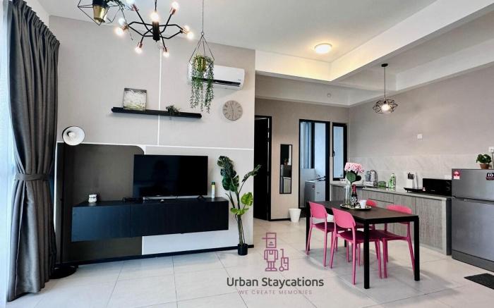 Stylish 3BRCityView UrbanSuite GTown@10pax A163 N 