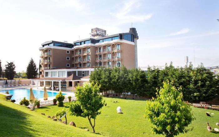 Premier Vista Hotel