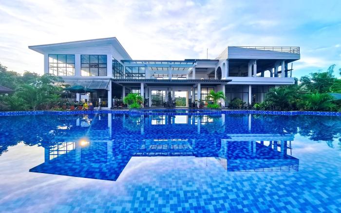 Vistapaloma beach resort