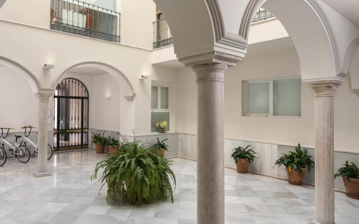 Suites Sevilla Plaza