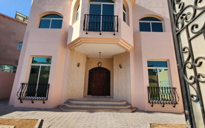 International-Abu Dhabi Hostel Villa