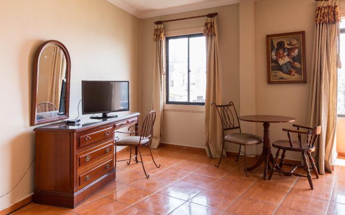 Hotel Puerta Del Rey