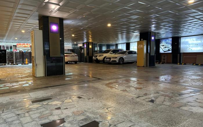 HOTEL AIRPORT TOURIST JUNE 