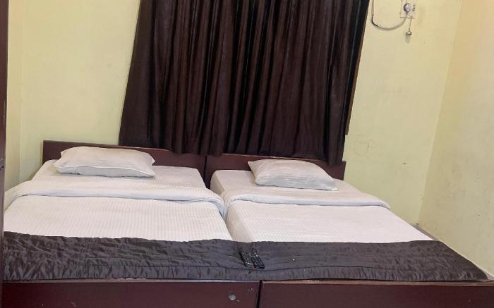 Earth Hotel Vadapalani