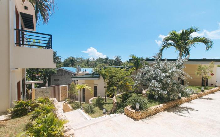 RedDoorz @ LM Apartelle Boracay