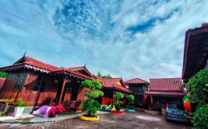 MUOR VILLAGE HOTEL