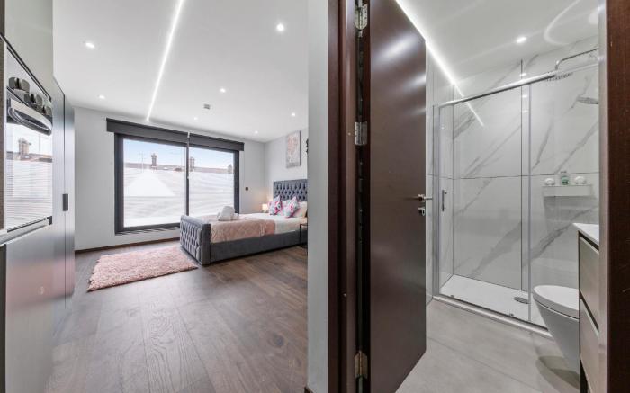 Modern Serviced Studio Flat Near Central London