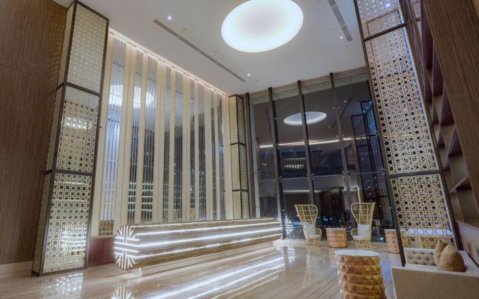 Whiz Luxe Hotel Spazio Surabaya