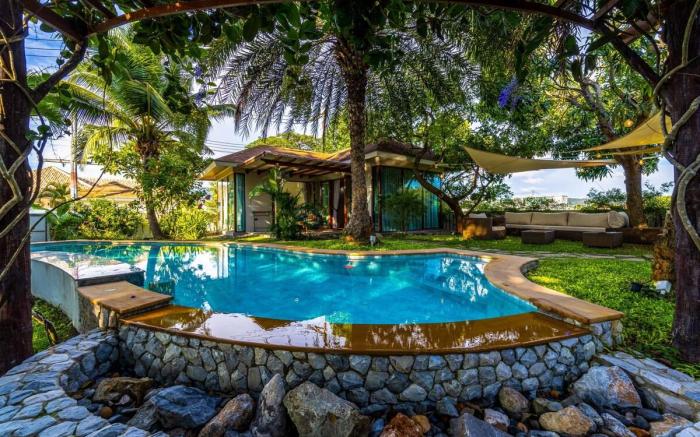 Secluded Oasis for Family and Friends (BM5)