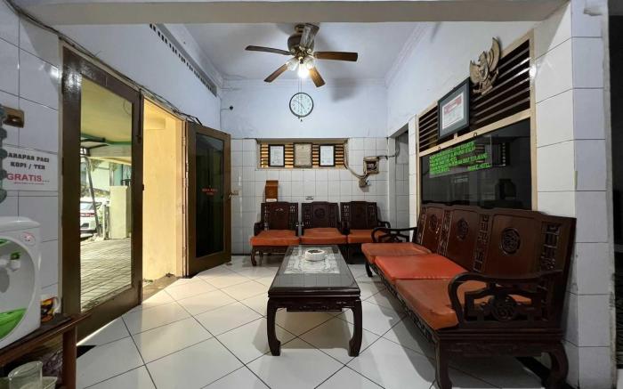 OYO 93296 Kost Gowa Near Gowa