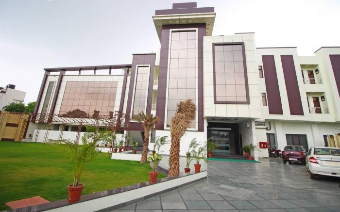 Hotel Opal Courtyard